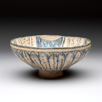 A Sultanabad underglaze-painted pottery bowl, Persia, 13/14th C.