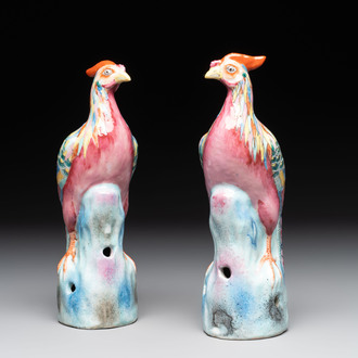 * A pair of Chinese famille rose models of pheasants, 18/19th C.
