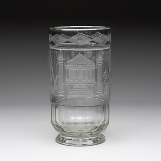An engraved 'masonic' glass vase, freemasonry, 19/20th C.