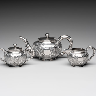 A Chinese silver three-piece tea service, marked Ye Li 業利, Canton, 19/20th C.