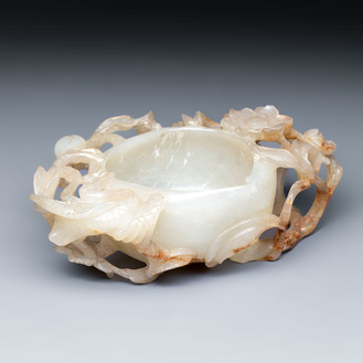 A Chinese jade peach-form brush washer, 19th C.