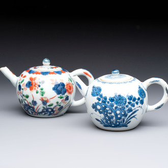 A Chinese verte-Imari teapot and a blue and white teapot with floral design, Kangxi