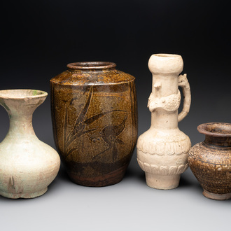 Four Chinese and Thai monochrome wares, 19/20th C.