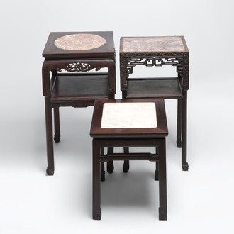 Three Chinese marble-topped hongmu stands, 19/20th C.