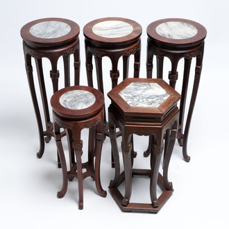 Five Chinese marble-topped hongmu stands, 20th C.