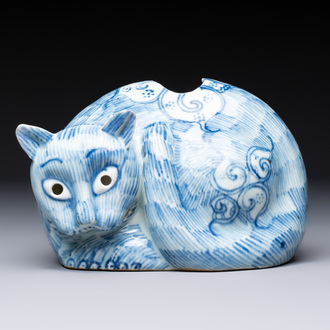 A rare Chinese blue and white 'cat' nightlight, 18th C.