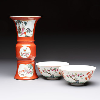 A Chinese famille rose coral-ground 'Gu' vase and a pair of 'Fu Lu Shou 福祿壽' bowls, Qianlong and Guangxu marks, 19th C.