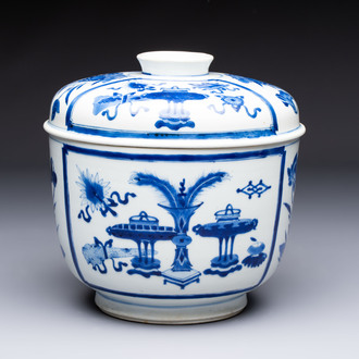 A Chinese blue and white 'Antiquities' bowl and cover, Kangxi