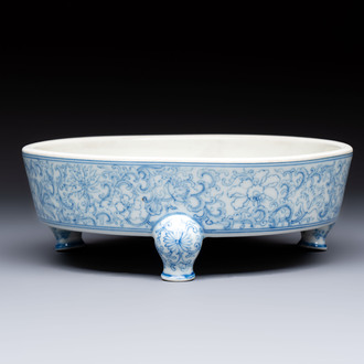 A Chinese blue and white narcissus basin, Yongzheng mark, 20th C.