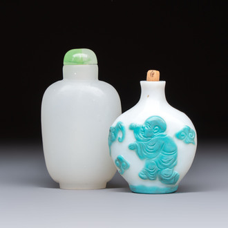 A Chinese turquoise-overlay white glass 'Fushou 福壽' snuff bottle and a glass imitating jade snuff bottle, Qianlong mark, 19th C.