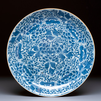 A Chinese blue and white dish with floral design, Kangxi