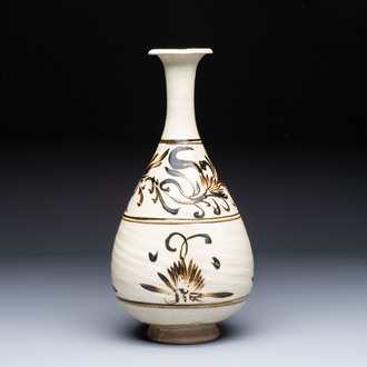 A Chinese Cizhou cream-glazed and dark-brown slip-painted vase with floral design, Republic