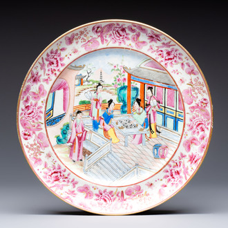 A fine Chinese Canton famille rose dish with puce-enamelled rim, 19th C.