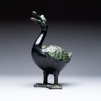 A Japanese bronze okimono of a goose, 20th C.
