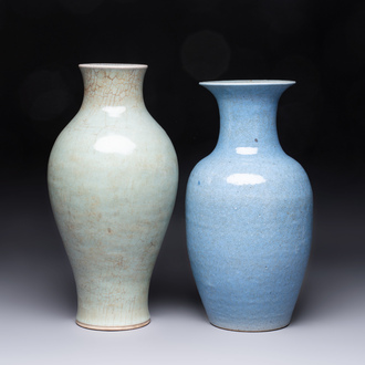 A Chinese celadon crackle-glazed vase and a lavender-blue crackle-glazed vase, 18/19th C.