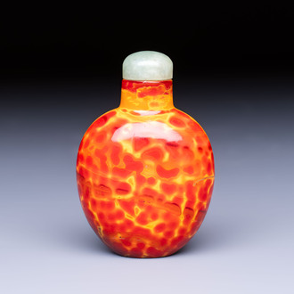 A Chinese 'Realgar' glass snuff bottle, 19th C.
