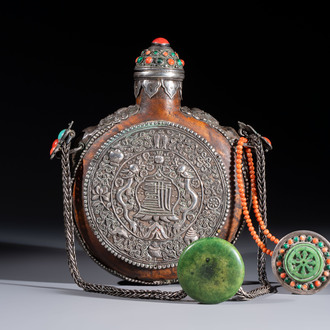 A Tibetan red-coral and malachite-inlaid and silver-mounted 'Ba Ji Xiang' wine bottle, 19th C.