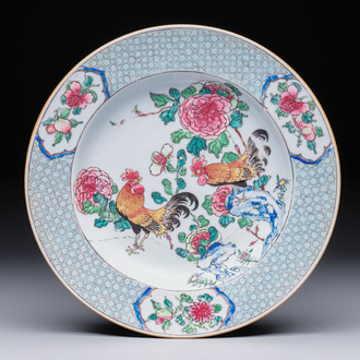 A fine Chinese famille rose 'Roosters' plate, Yongzheng