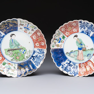 A rare pair of Chinese famille verte lobed plates with elegant ladies, Kangxi