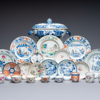 22 Chinese blue, white, famille rose and Imari-style wares, Kangxi and later