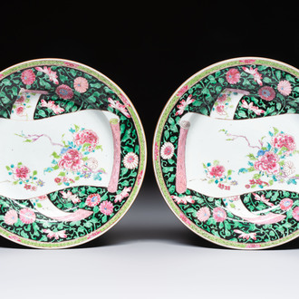 A pair of fine Chinese famille rose black-ground 'Scrolls and Flowers' plates, Yongzheng/Qianlong