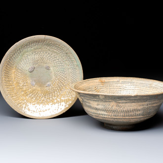 A Korean slip-inlaid celadon dish and bowl, Joseon, 14/16th C.