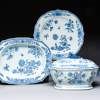 A Chinese blue and white dish, tureen and stand with floral design, Qianlong
