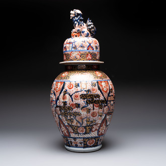 A large Japanese Imari vase and cover, Meiji, 19th C.