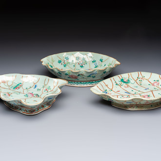 Three Chinese famille rose celadon-ground leaf-form tazzas, Tongzhi and Guangxu marks, 19th C.