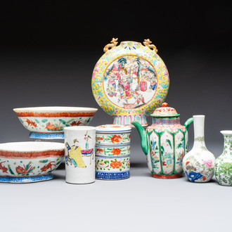 Eight Chinese famille rose and verte wares, 19/20th C.