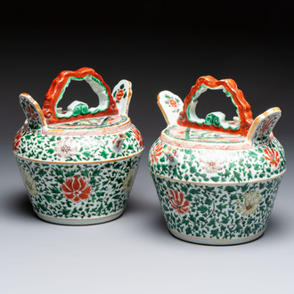 A pair of Chinese famille verte lime pots and covers for the Southeast Asian market, Kangxi