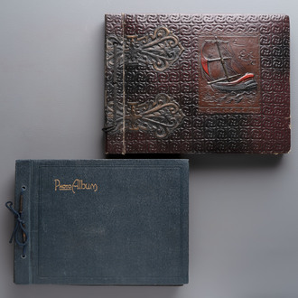 Two albums with travel photographs, postcards, and documentation of a Belgian family travelling through Europe, Asia, America, and Africa, 20th C.