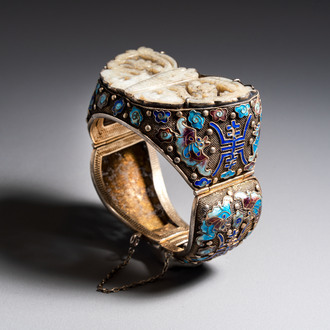 A Chinese jade-inset enamelled silver 'Butterfly' bracelet, 20th C.