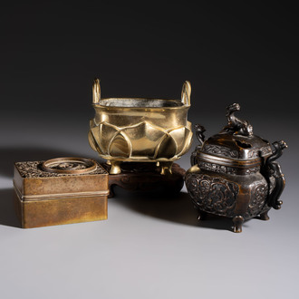 Two Chinese bronze censers and an oil lamp, Xuande and Jin Chun Yuan 金椿源 mark, 19/20th C.