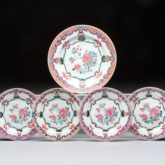 Four Chinese famille rose plates and a dish with floral design, Yongzheng/Qianlong