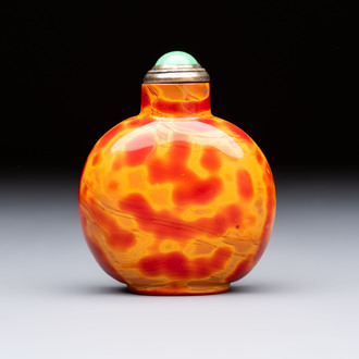 A Chinese 'Fired Up' glass snuff bottle, probably from the imperial Beijing glass workshop, 1720-1840