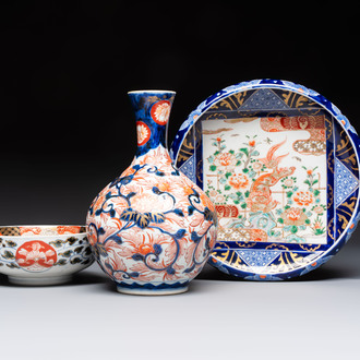 A Japanese Imari bowl, a bottle vase and a brush washer, Meiji, 19/20th C.
