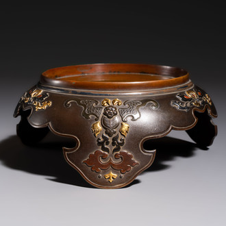 A fine Japanese bronze stand with silver-, gold- and copper-plated details, Meiji, 19th C.