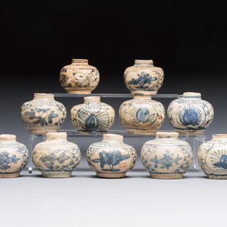 11 Chinese Swatow blue and white jarlets, Ming