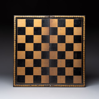 A Chinese Canton gilt-lacquered backgammon board, 19th C.