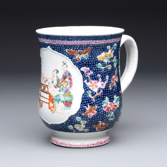 A Chinese Canton famille rose tankard with figural design, Qianlong