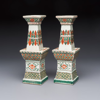 A pair of Chinese famille verte square candle holders, 19th C.
