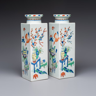 A pair of Chinese famille verte 'Antiquities' square vases, 19th C.