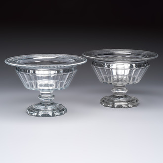 A pair of cut crystal footed bowls, 19th C.