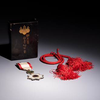 A Japanese Order of the Rising Sun, Fifth Class, in its original lacquer box, Meiji, 19/20th C.