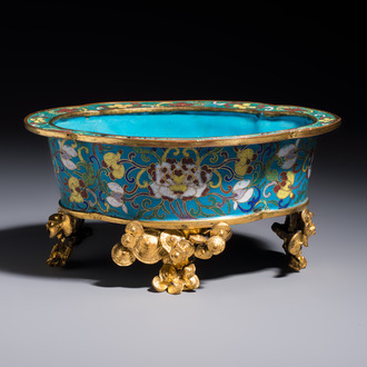 A Chinese cloisonné quatrefoil jardinière with later European-mounted feet, 18/19th C.