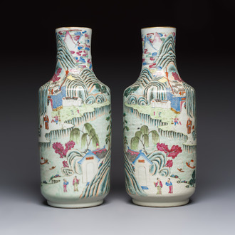 A pair of fine Chinese famille rose 'Ode to the Red Cliff' vases, Hongwu mark, Daoguang