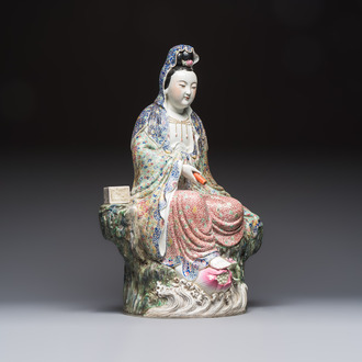 A large Chinese famille rose 'Guanyin' group, Ye Yundeng Zao 葉運燈造, 20th C.