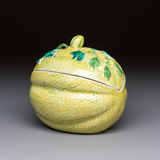 A rare Chinese green-enamelled yellow-ground 'Melon' tureen and cover, 18/19th C.