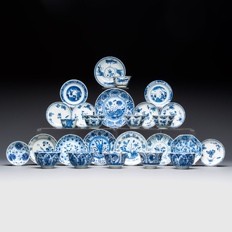 10 Chinese blue and white cups and 16 saucers, Kangxi and later